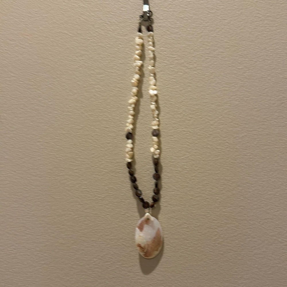 Shell like necklace
